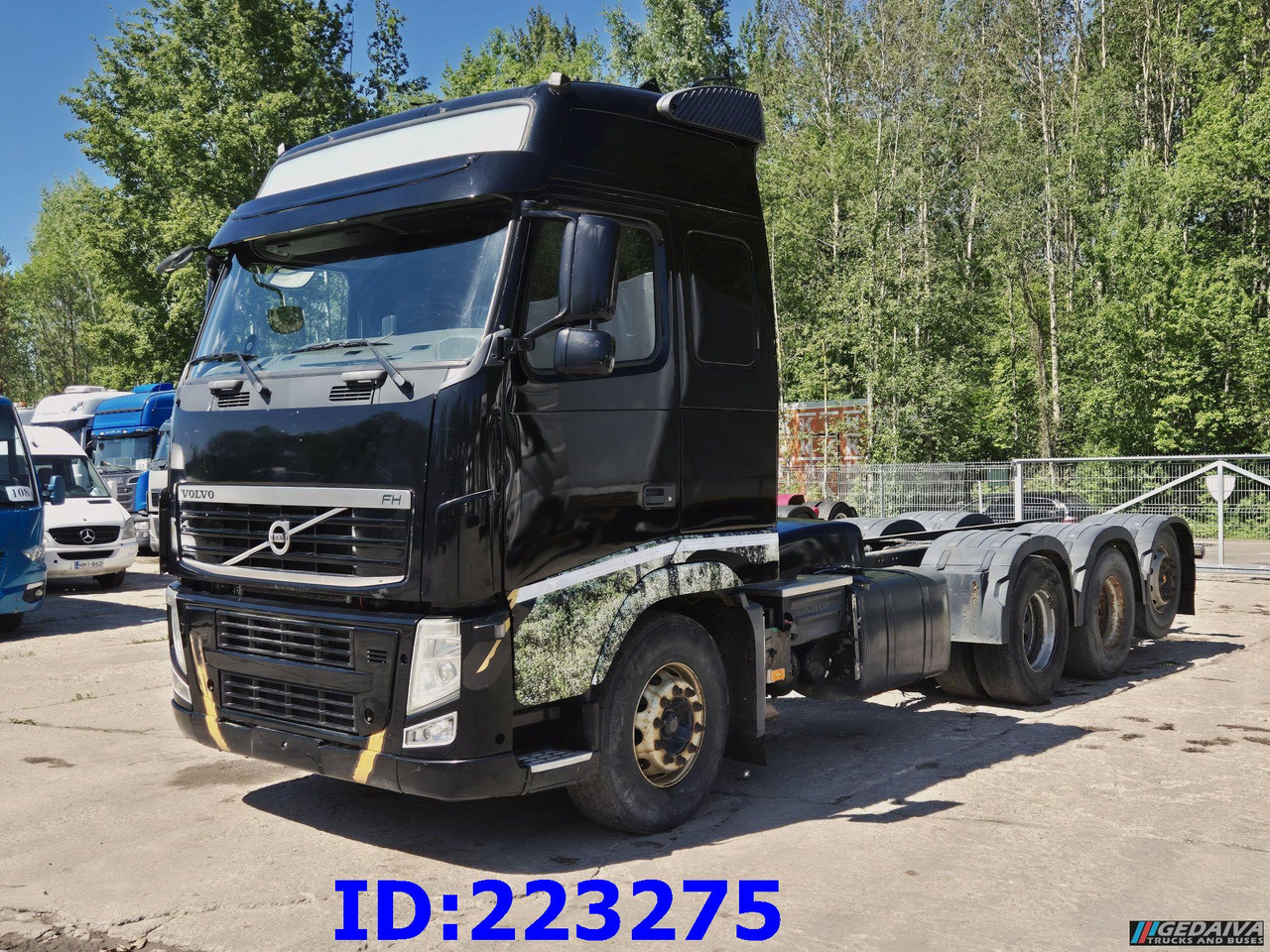 VOLVO FH13 540HP 8X4 (Steering axle) RETARDER - Camión chasis: foto 1 VOLVO FH13 540HP 8X4 (Steering axle) RETARDER - Camión chasis: foto 1