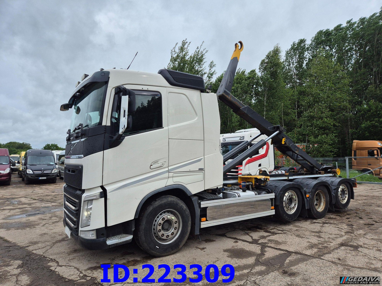VOLVO FH13 540HP 8x2 Hook lift (2axles steering - 2 axles lifting) - Camión multibasculante: foto 1 VOLVO FH13 540HP 8x2 Hook lift (2axles steering - 2 axles lifting) - Camión multibasculante: foto 1