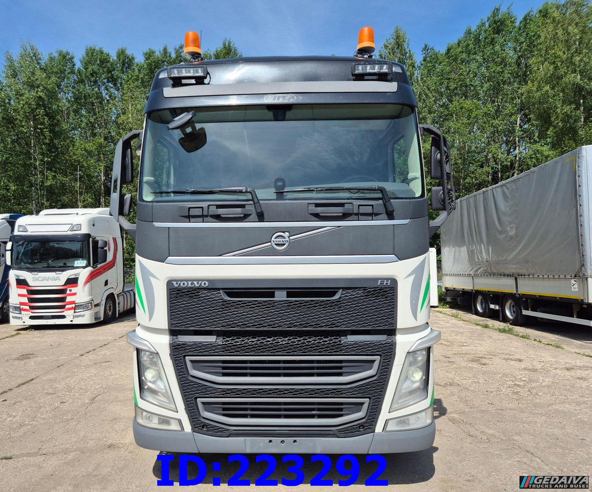 VOLVO FH13 540HP 8x4 Steering axle - Camión isotérmico: foto 2 VOLVO FH13 540HP 8x4 Steering axle - Camión isotérmico: foto 2