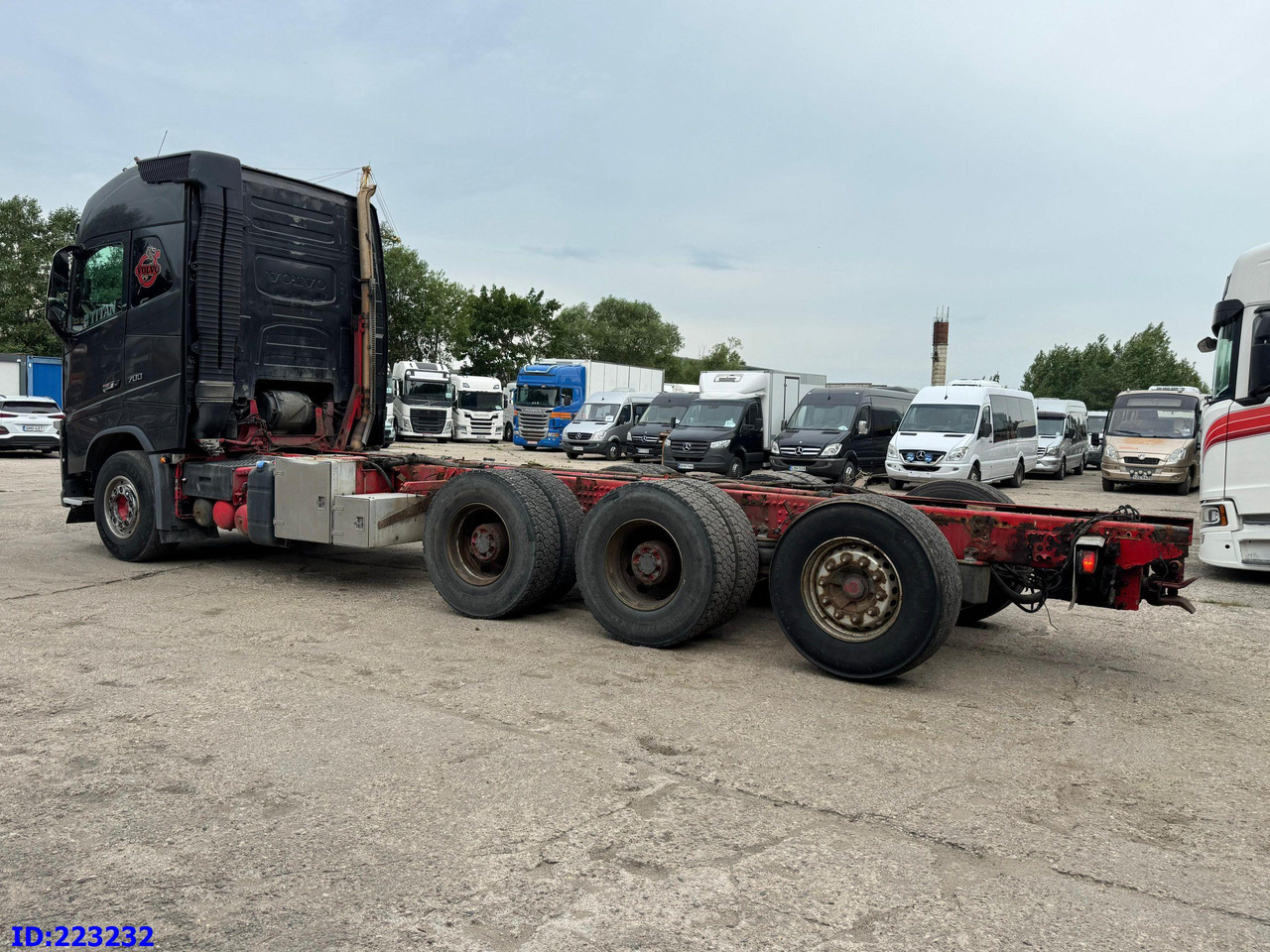 Camión chasis VOLVO FH16 700HP 8X4 Big Axles: foto 6
