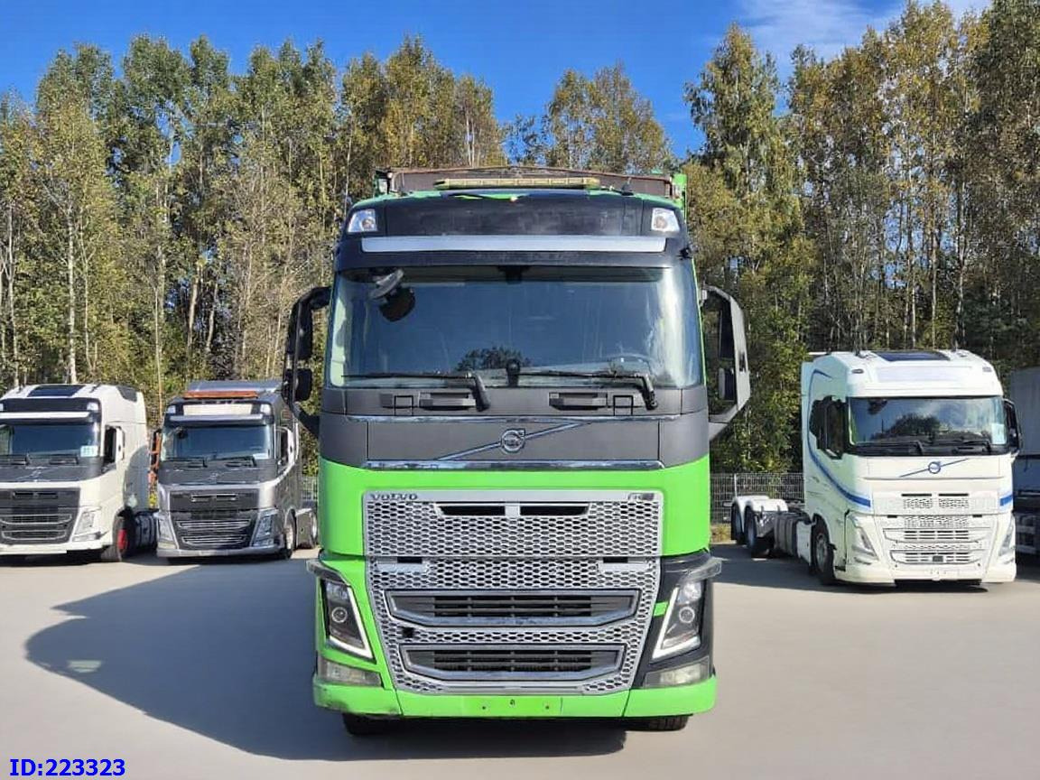 VOLVO FH16 750HP - 8x4 -Big Axles - Camión caja cerrada: foto 2 VOLVO FH16 750HP - 8x4 -Big Axles - Camión caja cerrada: foto 2