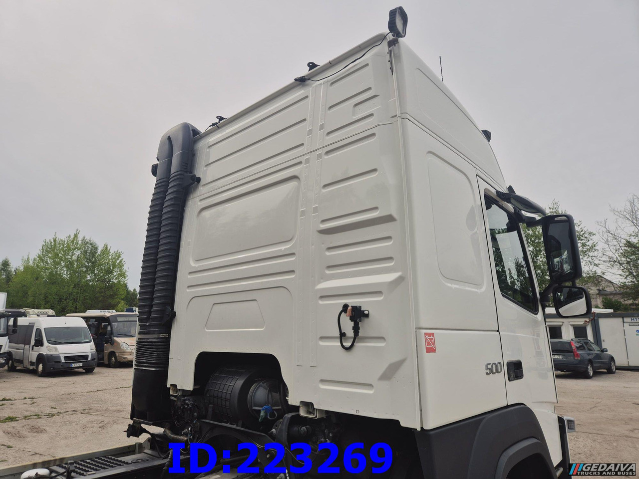 VOLVO FM13 500HP 8x2 (2 steering axels) - Camión chasis: foto 5 VOLVO FM13 500HP 8x2 (2 steering axels) - Camión chasis: foto 5