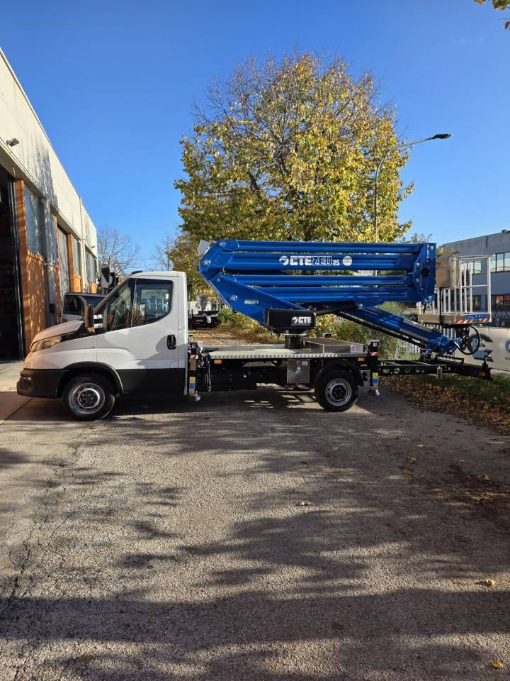 CTE ZED 25 - Camión con plataforma elevadora: foto 1 CTE ZED 25 - Camión con plataforma elevadora: foto 1