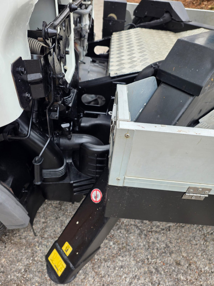 PALFINGER P 200 A - Camión con plataforma elevadora: foto 2 PALFINGER P 200 A - Camión con plataforma elevadora: foto 2