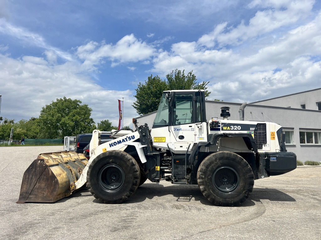 Komatsu WA 320-6 (111584) - Cargadora de ruedas: foto 1 Komatsu WA 320-6 (111584) - Cargadora de ruedas: foto 1