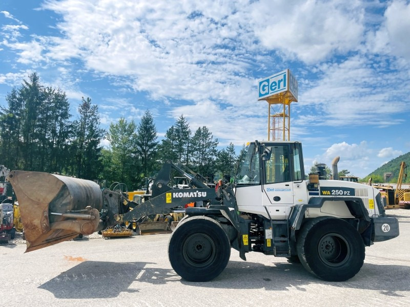 Komatsu WA250PZ-6 (3824) - Cargadora de ruedas: foto 4 Komatsu WA250PZ-6 (3824) - Cargadora de ruedas: foto 4