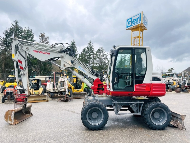 Takeuchi TB295W (3724) - Excavadora de ruedas: foto 1 Takeuchi TB295W (3724) - Excavadora de ruedas: foto 1