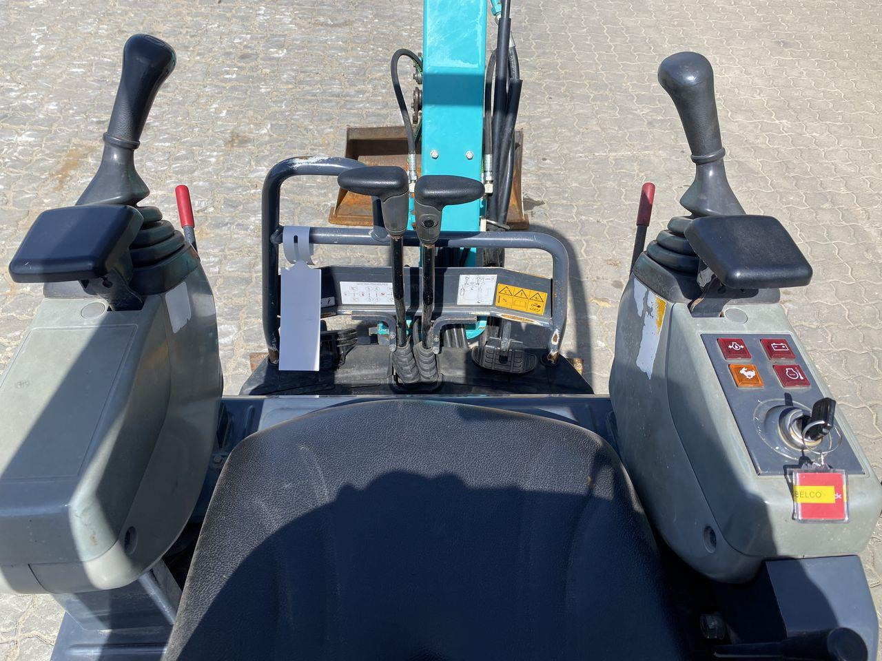 Kobelco SK10SR-2 - Miniexcavadora: foto 3 Kobelco SK10SR-2 - Miniexcavadora: foto 3