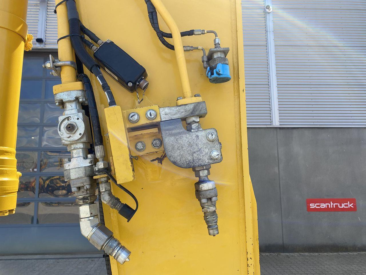 Excavadora de cadenas Komatsu PC210LC-11: foto 9
