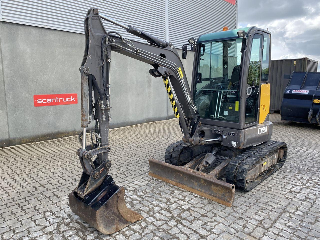 Volvo ECR25 - Miniexcavadora: foto 1 Volvo ECR25 - Miniexcavadora: foto 1
