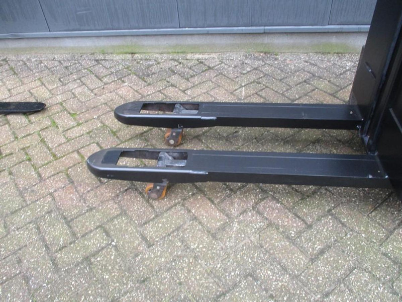 Toyota SWE 080L - Apilador: foto 5 Toyota SWE 080L - Apilador: foto 5