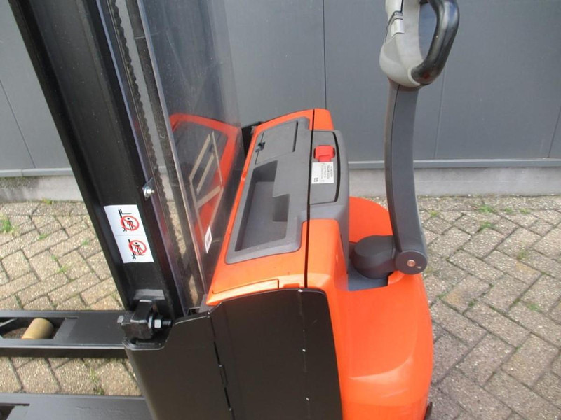 Toyota SWE 100 - Apilador: foto 5 Toyota SWE 100 - Apilador: foto 5