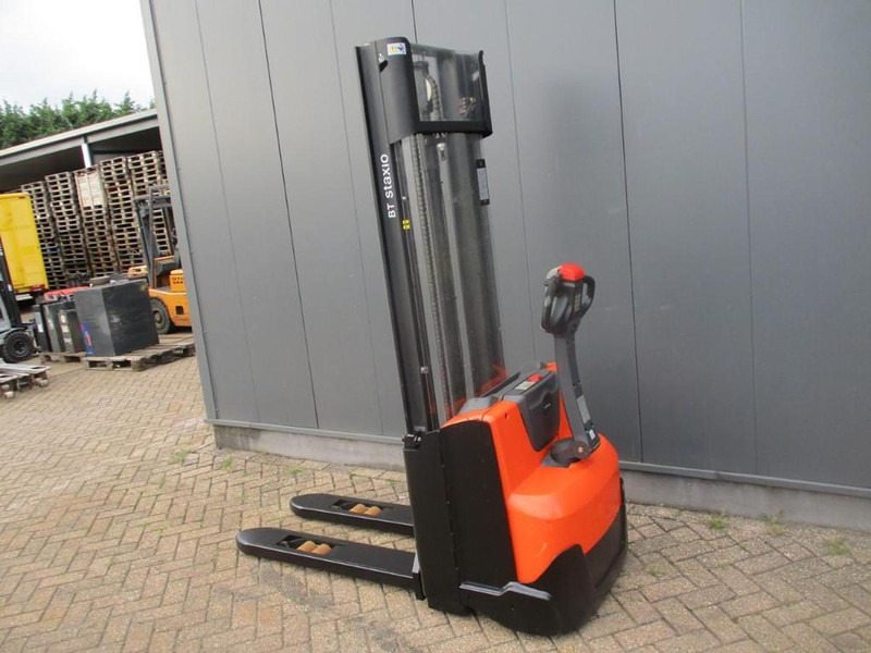 Toyota SWE 100 - Apilador: foto 3 Toyota SWE 100 - Apilador: foto 3