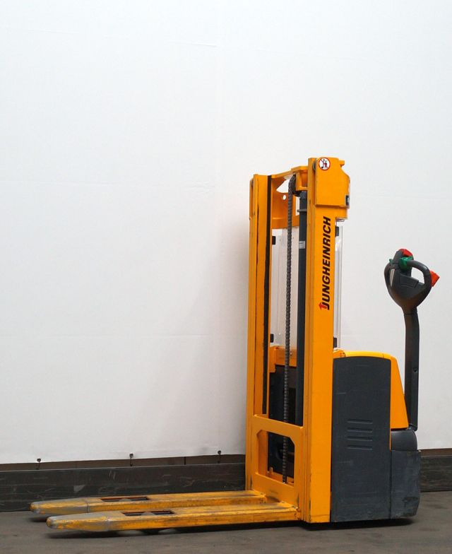 Apilador Jungheinrich EJC110: foto 1