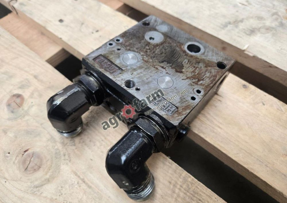 Pokrywa końcowa Valtra T170, T171, T140 - Hidráulica: foto 3 Pokrywa końcowa Valtra T170, T171, T140 - Hidráulica: foto 3