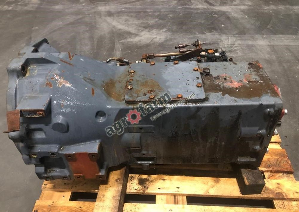 SKRZYNIA BIEGÓW NEW HOLLAND 8160 5164693 - Caja de cambios: foto 3 SKRZYNIA BIEGÓW NEW HOLLAND 8160 5164693 - Caja de cambios: foto 3