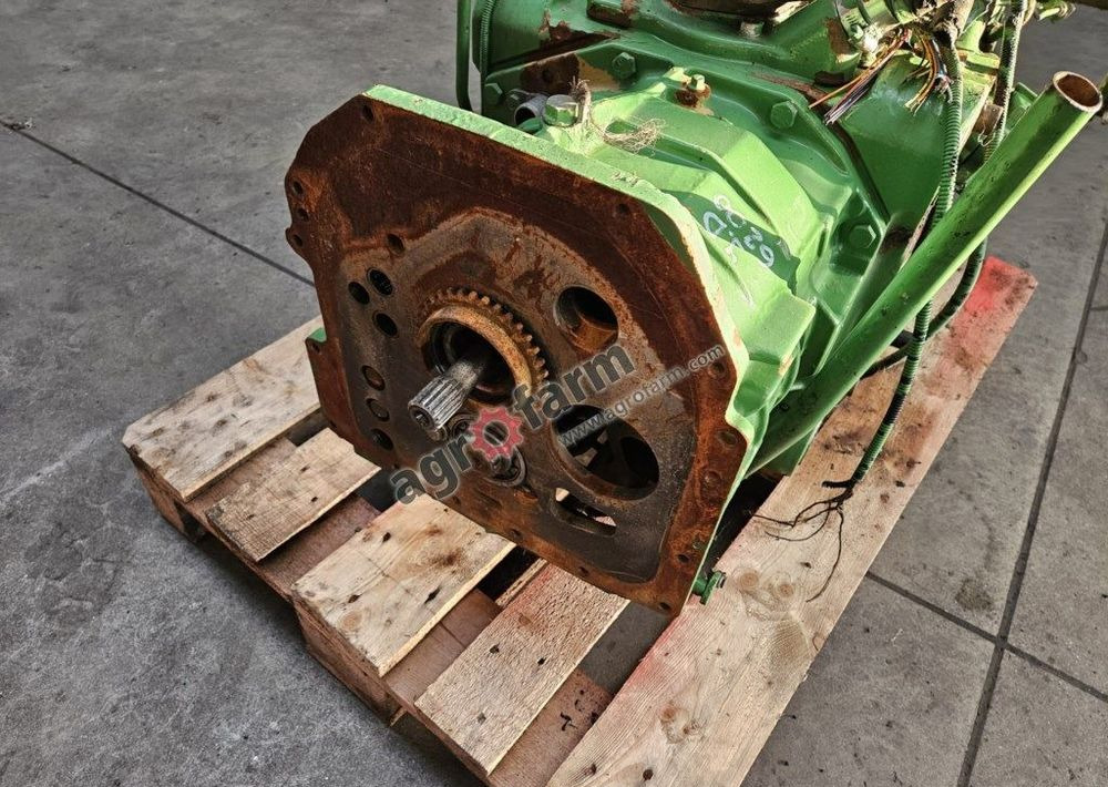 TYLNY MOST I SKRZYNIA BIEGÓW JOHN DEERE L113175 - Caja de cambios: foto 4 TYLNY MOST I SKRZYNIA BIEGÓW JOHN DEERE L113175 - Caja de cambios: foto 4