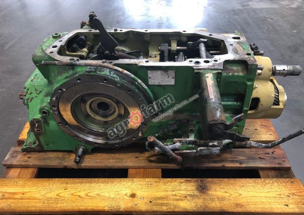 TYLNY MOST JOHN DEERE 2140 L36623 - Transmisión: foto 3 TYLNY MOST JOHN DEERE 2140 L36623 - Transmisión: foto 3