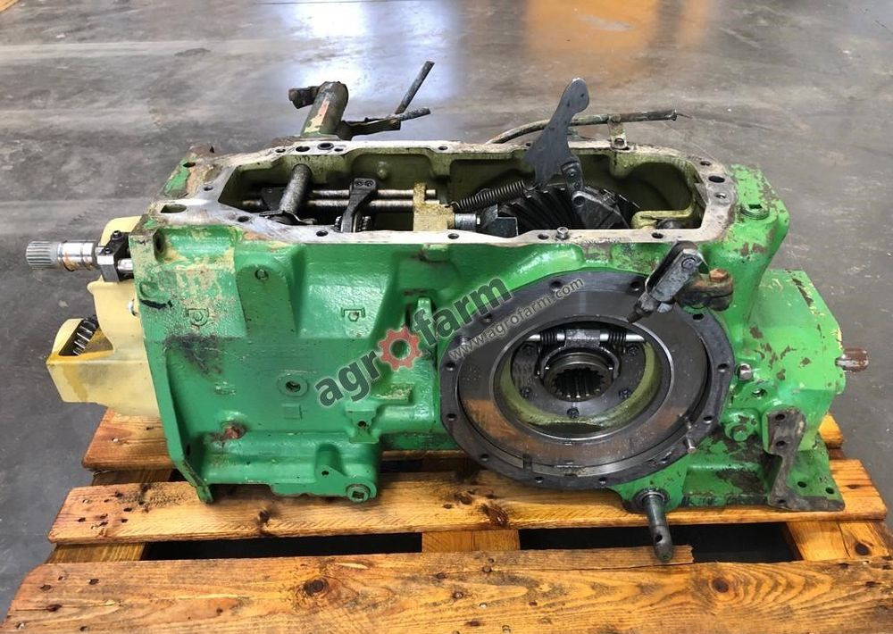 TYLNY MOST JOHN DEERE 2140 L36623 - Transmisión: foto 2 TYLNY MOST JOHN DEERE 2140 L36623 - Transmisión: foto 2