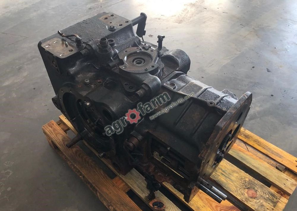 TYLNY MOST JOHN DEERE 6400 L115878 - Transmisión: foto 2 TYLNY MOST JOHN DEERE 6400 L115878 - Transmisión: foto 2