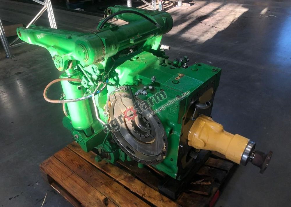 TYLNY MOST JOHN DEERE 8360R - Transmisión: foto 4 TYLNY MOST JOHN DEERE 8360R - Transmisión: foto 4