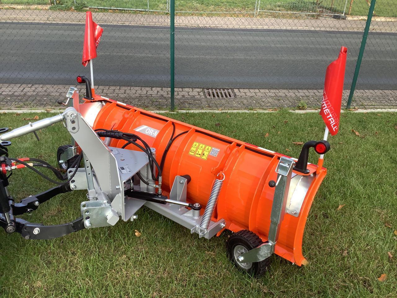 AGROMETALL OR-M 180 Schneeschild - Hoja de bulldozer: foto 2 AGROMETALL OR-M 180 Schneeschild - Hoja de bulldozer: foto 2