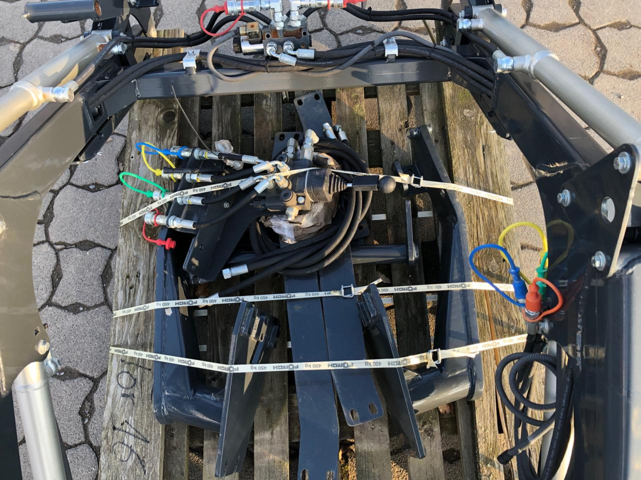 Solis PADAGAS FL200P Frontlader - Implemento: foto 5 Solis PADAGAS FL200P Frontlader - Implemento: foto 5