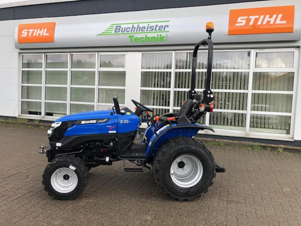 Solis 26+ Seitenschalter - Tractor: foto 2 Solis 26+ Seitenschalter - Tractor: foto 2