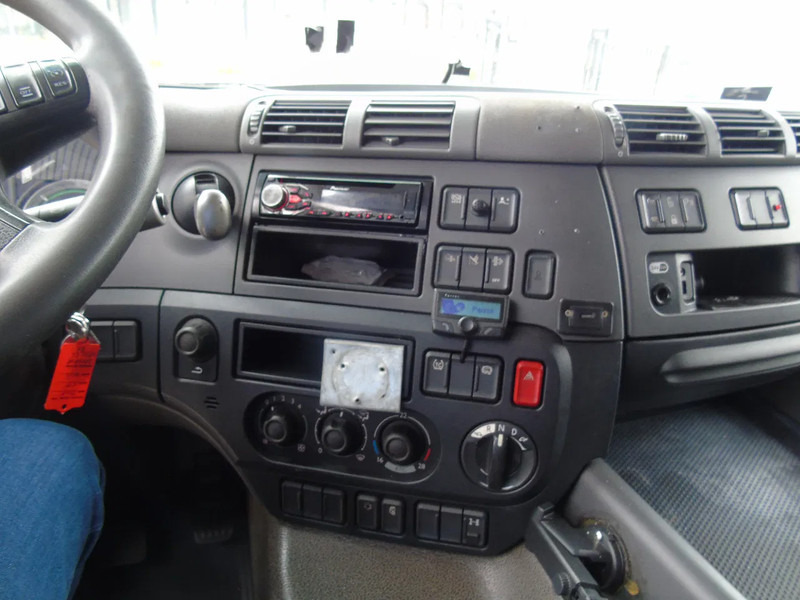Cabeza tractora DAF CF 400: foto 19