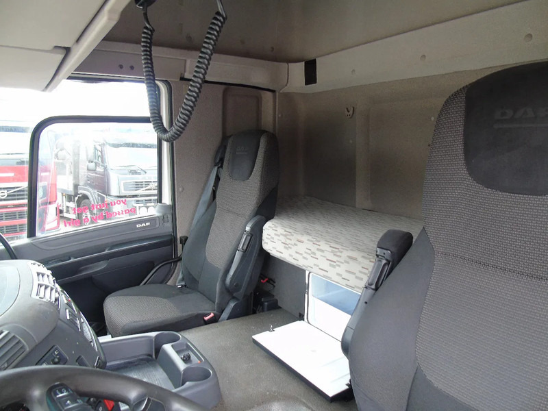 Cabeza tractora DAF CF 400: foto 10