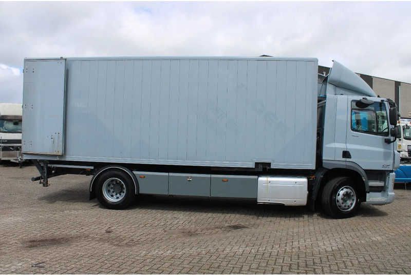 DAF CF 400 + EURO 6 + 19t - Camión caja cerrada: foto 4 DAF CF 400 + EURO 6 + 19t - Camión caja cerrada: foto 4