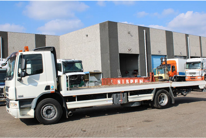 DAF CF 75.310 + HYDROLIC PLATFORM + EURO 5 + REMOTE + MANUAL - Camión portavehículos: foto 3 DAF CF 75.310 + HYDROLIC PLATFORM + EURO 5 + REMOTE + MANUAL - Camión portavehículos: foto 3
