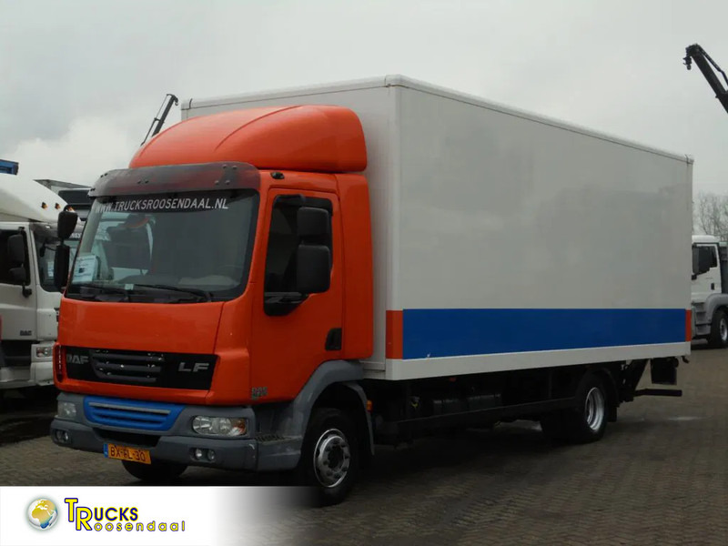 DAF LF 45 210 + 12T + Euro 5 + Dhollandia Lift - Camión caja cerrada: foto 1 DAF LF 45 210 + 12T + Euro 5 + Dhollandia Lift - Camión caja cerrada: foto 1