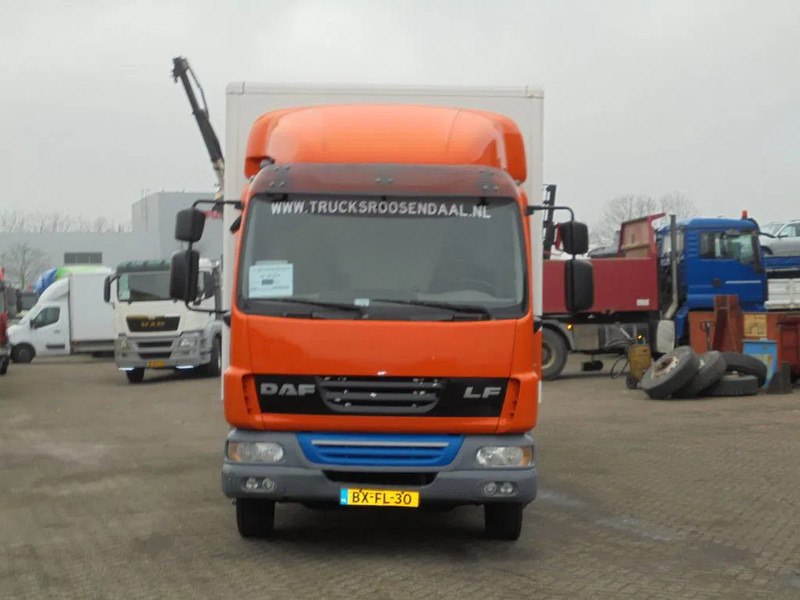 DAF LF 45 210 + 12T + Euro 5 + Dhollandia Lift - Camión caja cerrada: foto 2 DAF LF 45 210 + 12T + Euro 5 + Dhollandia Lift - Camión caja cerrada: foto 2