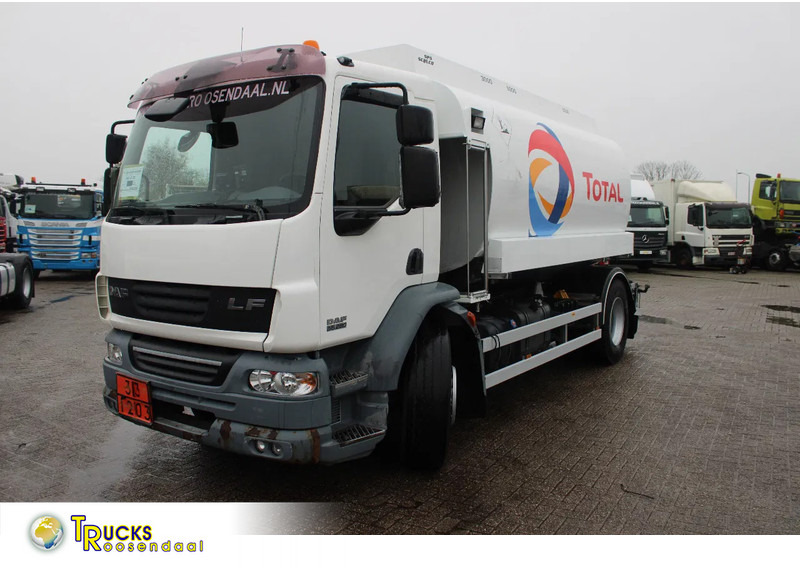 DAF LF 55.280 + 13.000L + 3 compartiment - Camión cisterna: foto 1 DAF LF 55.280 + 13.000L + 3 compartiment - Camión cisterna: foto 1
