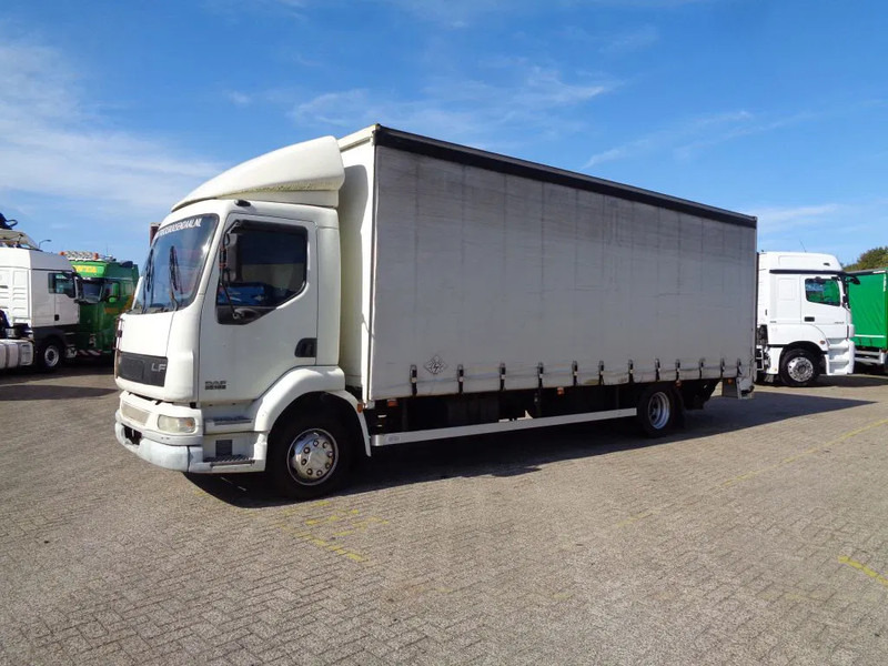 DAF LF55.180 + MANUAL + LIFT - Camión lona: foto 3 DAF LF55.180 + MANUAL + LIFT - Camión lona: foto 3