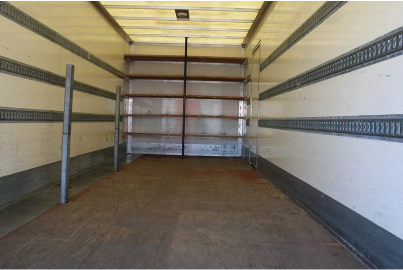 Camión caja cerrada MAN TGL 12.180 + EURO 6 + LIFT + CAMERA: foto 6