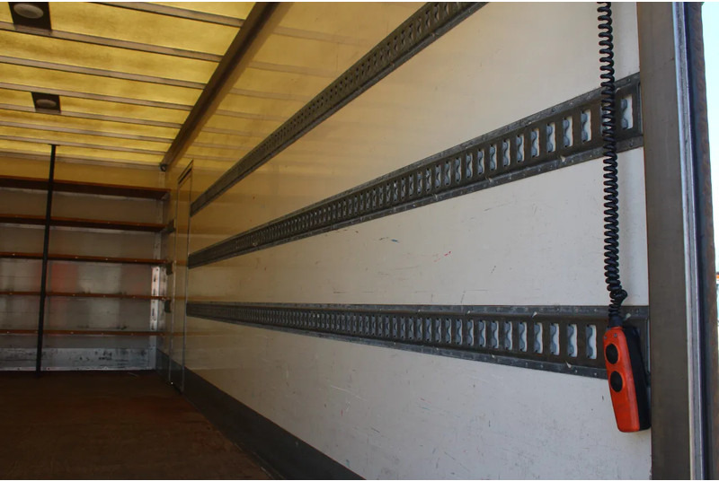 Camión caja cerrada MAN TGL 12.180 + EURO 6 + LIFT + CAMERA: foto 12