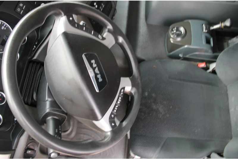 Camión frigorífico MAN TGM 18.250 + EURO 6 + CARRIER + LIFT: foto 11 Camión frigorífico MAN TGM 18.250 + EURO 6 + CARRIER + LIFT: foto 11