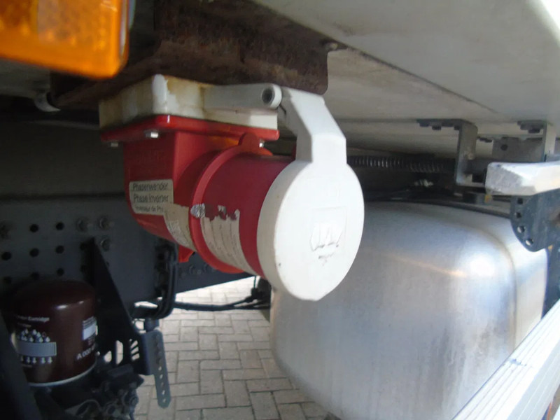 Camión frigorífico Mercedes-Benz Antos 1932 + EURO 6 + CARRIER + LIFT: foto 7