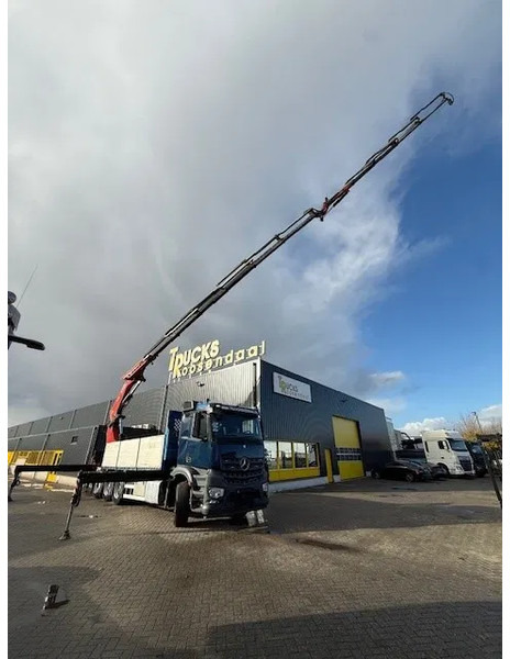 Mercedes-Benz Arocs 3251 + FASSI 660RA .26.HE 6x Extensions + 4x JIB + 8x4 + remote - Camión grúa: foto 2 Mercedes-Benz Arocs 3251 + FASSI 660RA .26.HE 6x Extensions + 4x JIB + 8x4 + remote - Camión grúa: foto 2