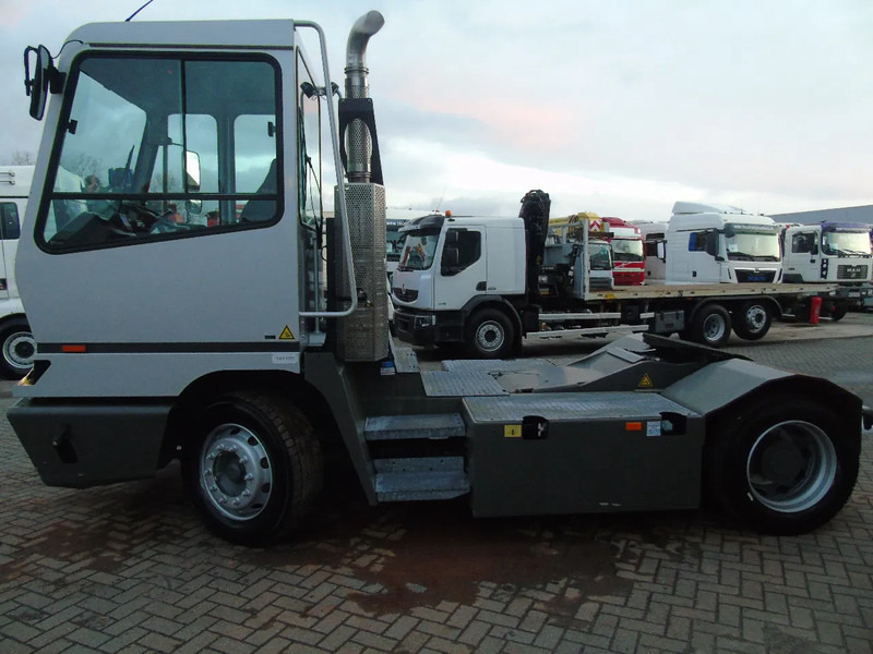 Terberg YT 182 fully funtion + perfect - Tractor industrial: foto 3 Terberg YT 182 fully funtion + perfect - Tractor industrial: foto 3