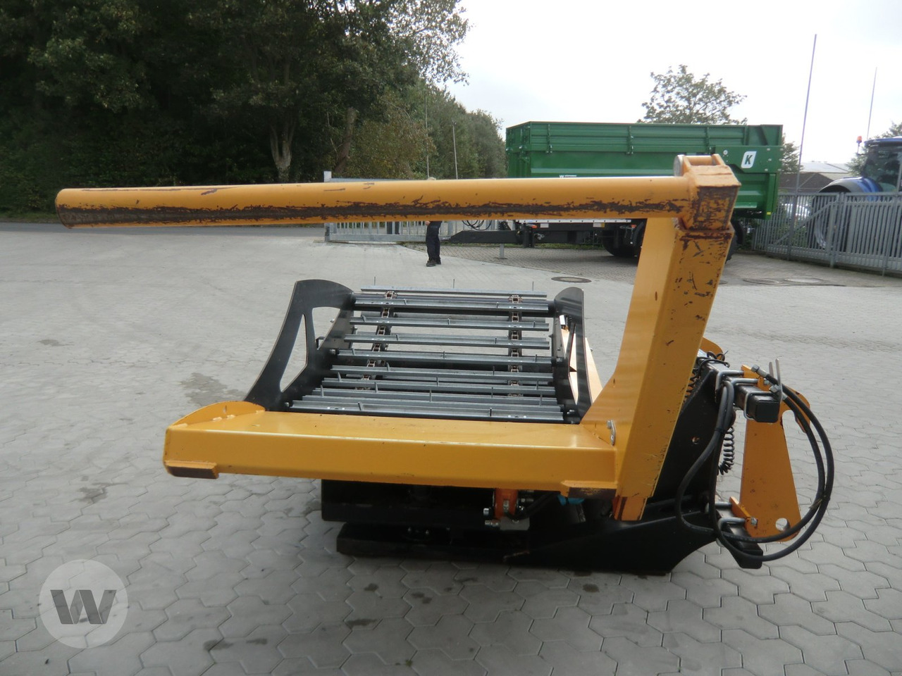 Emily DELTA - Encintadora de pacas: foto 5 Emily DELTA - Encintadora de pacas: foto 5