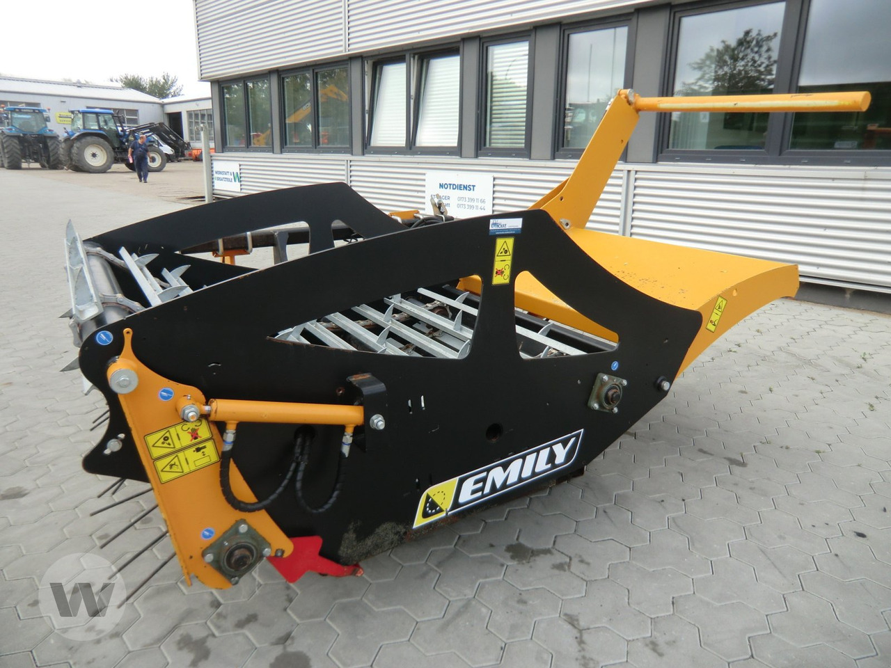 Emily DELTA - Encintadora de pacas: foto 4 Emily DELTA - Encintadora de pacas: foto 4