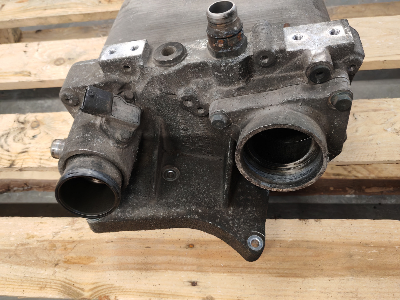 MAN TGS TGX EURO 6 / D2676 / OIL COOLER / 51095403060 - Motor y piezas: foto 5 MAN TGS TGX EURO 6 / D2676 / OIL COOLER / 51095403060 - Motor y piezas: foto 5