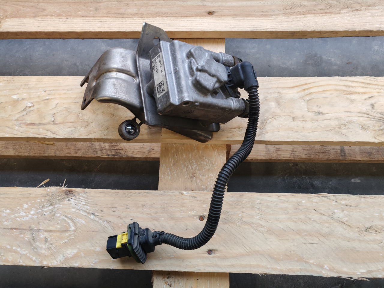 MAN TGX TGS EURO 6 / D2676 LF51 / EGR VALVE / 5846R232 - Enfriador EGR: foto 2 MAN TGX TGS EURO 6 / D2676 LF51 / EGR VALVE / 5846R232 - Enfriador EGR: foto 2