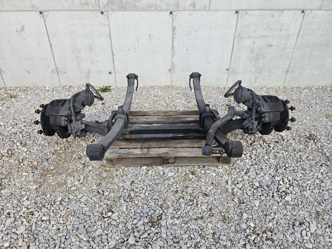 MERCEDES ATEGO MP4 12.XXX EURO 6 / COMPLETE FRONT AXLE - Eje delantero: foto 2 MERCEDES ATEGO MP4 12.XXX EURO 6 / COMPLETE FRONT AXLE - Eje delantero: foto 2