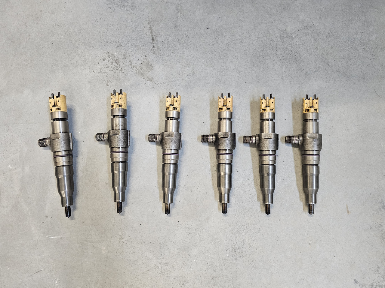 MERCEDES-BENZ ATEGO MP4 EURO 6 / INJECTORS SET / OM936 / A9361787002 - Inyector: foto 2 MERCEDES-BENZ ATEGO MP4 EURO 6 / INJECTORS SET / OM936 / A9361787002 - Inyector: foto 2