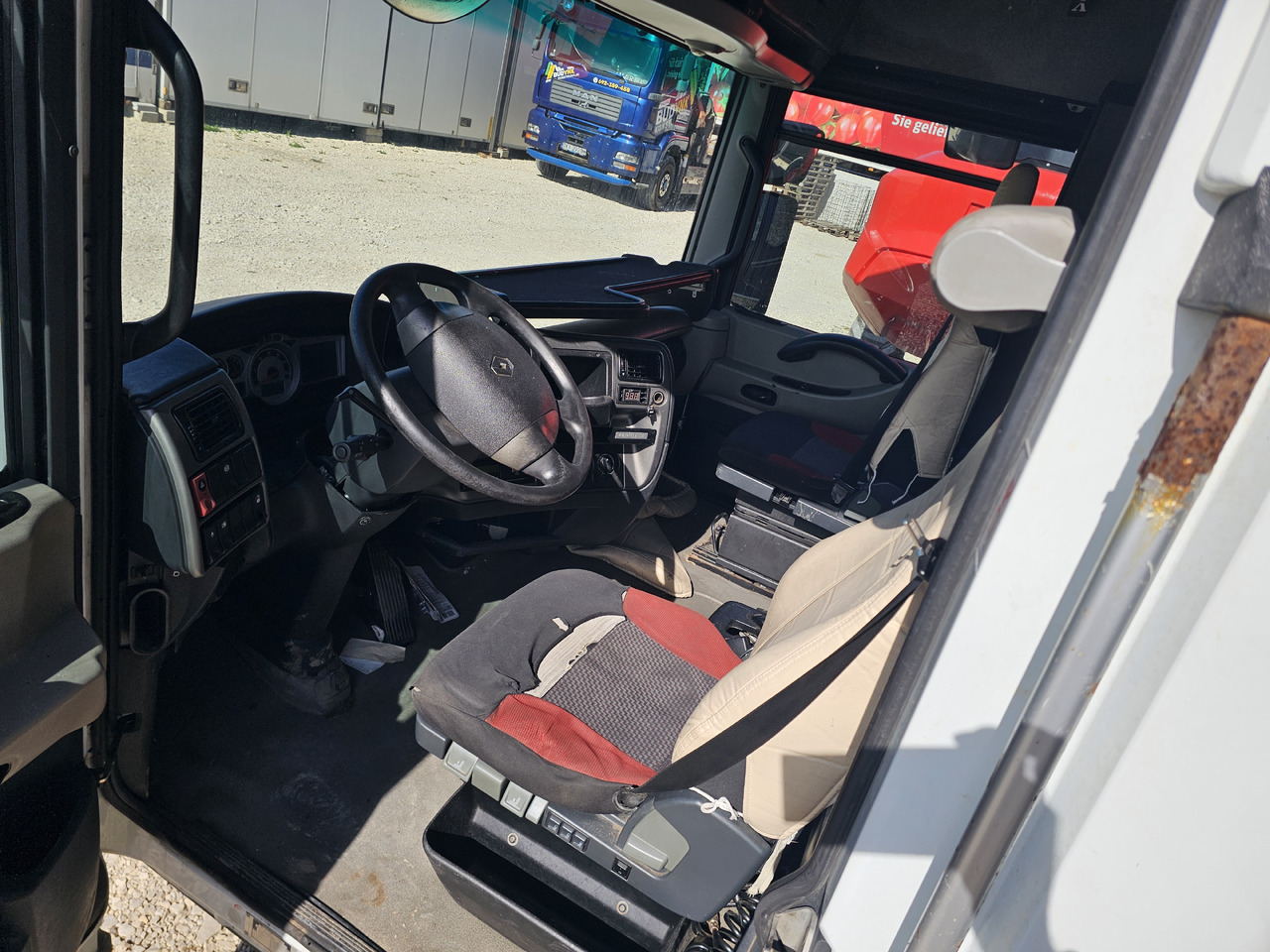 RENAULT MAGNUM DXI VEGA LIFT / COMPLETE CABINE - Cabina: foto 5 RENAULT MAGNUM DXI VEGA LIFT / COMPLETE CABINE - Cabina: foto 5