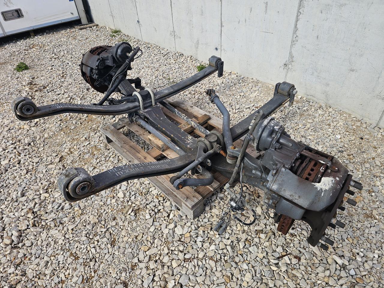 RENAULT RANGE T EURO 6 / COMPLETE FRONT AXLE - Eje delantero: foto 4 RENAULT RANGE T EURO 6 / COMPLETE FRONT AXLE - Eje delantero: foto 4